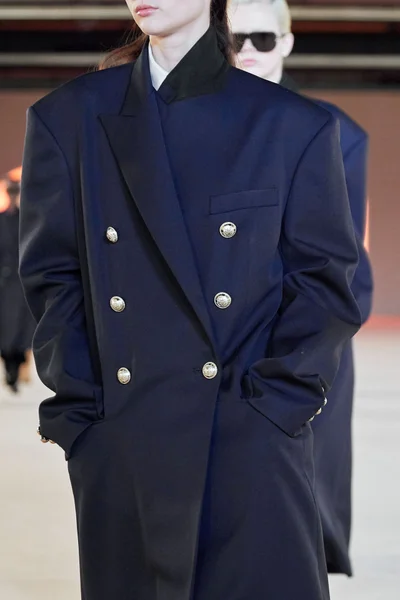 Look 4